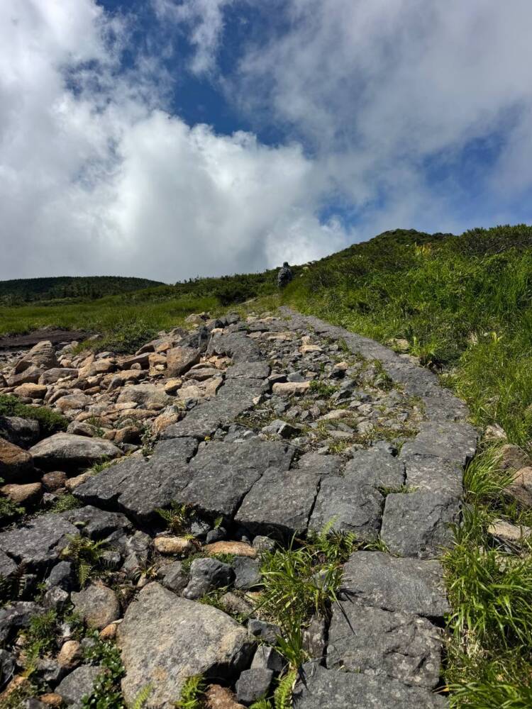 ロープウェイ、リフトを利用して吾妻山連峰の最高峰『西吾妻山』