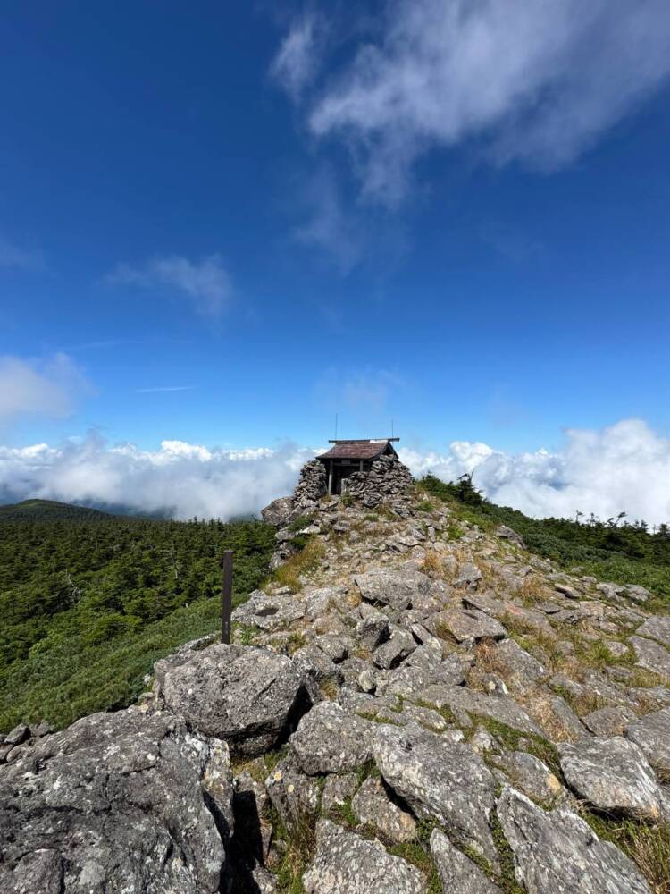 ロープウェイ、リフトを利用して吾妻山連峰の最高峰『西吾妻山』