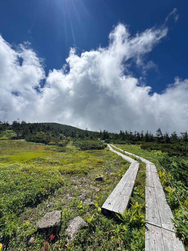 ロープウェイ、リフトを利用して吾妻山連峰の最高峰『西吾妻山』