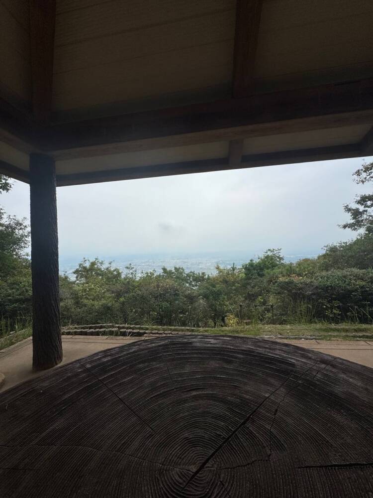 沢山の登山道、山頂からはアルプスの山も見れる地元に愛された山『鳩吹山』