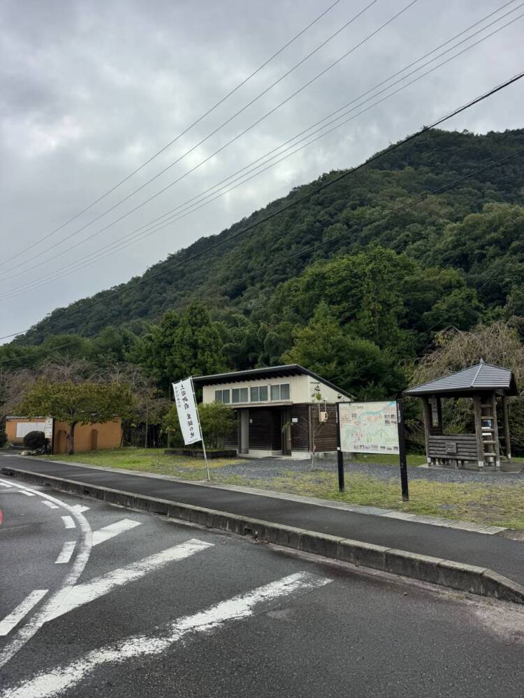 沢山の登山道、山頂からはアルプスの山も見れる地元に愛された山『鳩吹山』