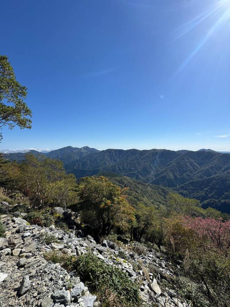 稜線の絶景広がる四国の名峰『三嶺』がとても美しかった