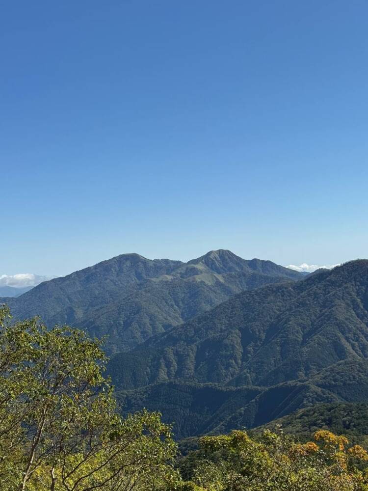 稜線の絶景広がる四国の名峰『三嶺』がとても美しかった