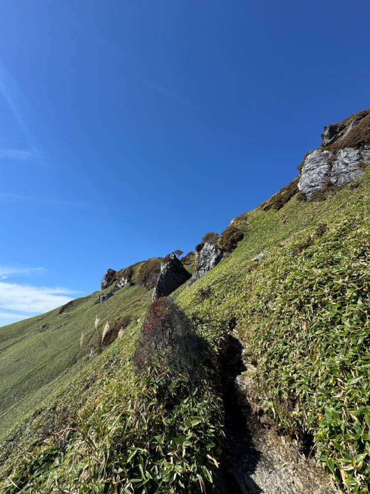 稜線の絶景広がる四国の名峰『三嶺』がとても美しかった