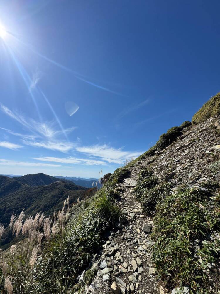 稜線の絶景広がる四国の名峰『三嶺』がとても美しかった
