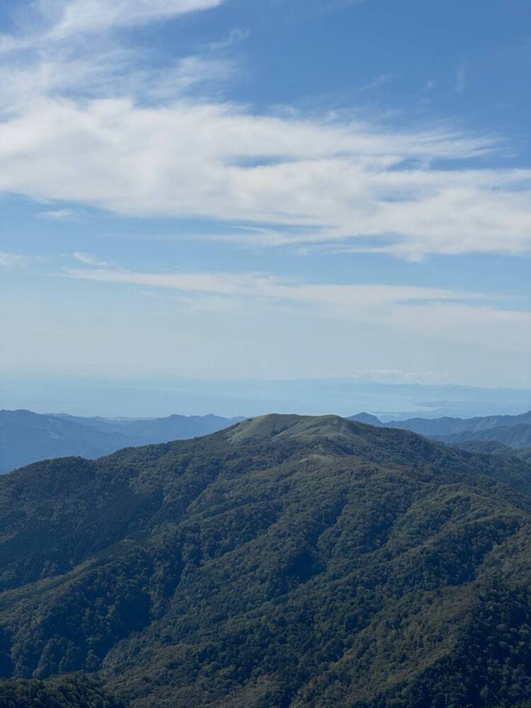 稜線の絶景広がる四国の名峰『三嶺』がとても美しかった