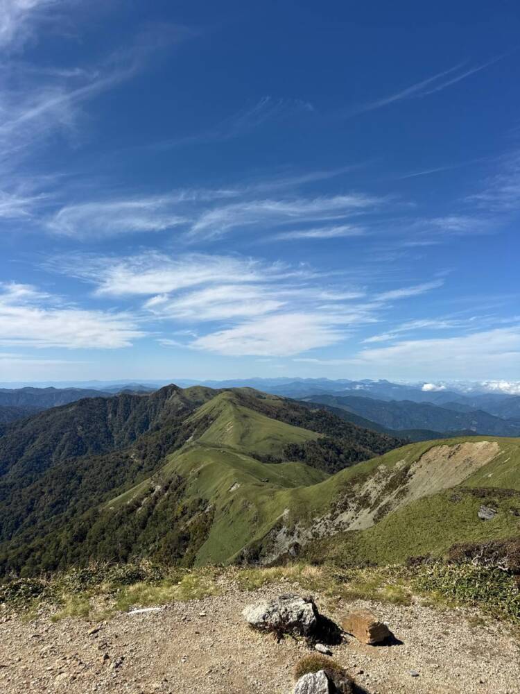 稜線の絶景広がる四国の名峰『三嶺』がとても美しかった