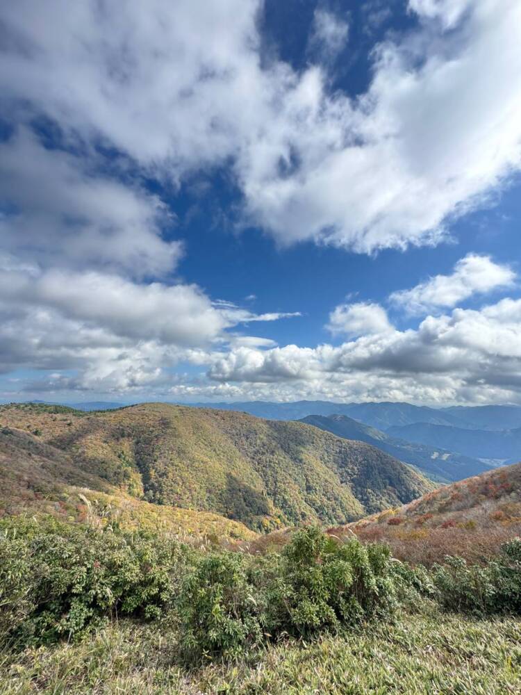 気持ちよい絶景の尾根道が楽しめる登山 『段ヶ峰』