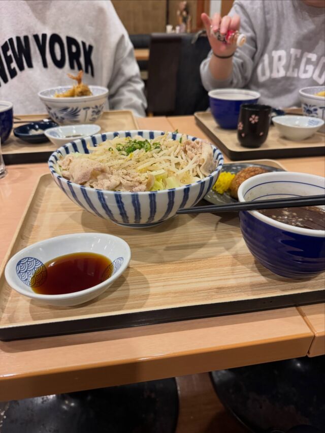 今日は静岡へ😃お友達とご飯を食べました！  20年来のお付き合いの静岡のお友達🙌久々に会って美味しいうどんを食べてきました！  大病を克服して元気そうで何よりでした！！こういう付き合いを大事にしたいものです🙏